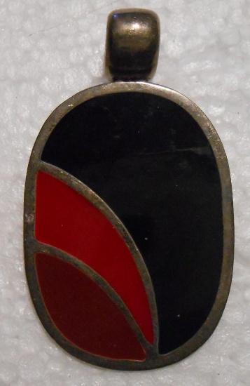 925 SILVER PENDANT BLACK-ORANGE-RED ALL ITEMS ARE SOLD AS IS, WHERE IS, WITH NO GUARANTEE OR