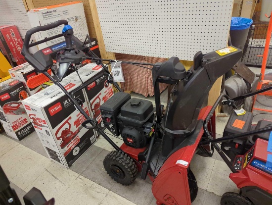 Toro SnowMaster 724 QXE 24 in. 212cc Single-Stage Gas Snow Blower. Comes as is shown in photos.