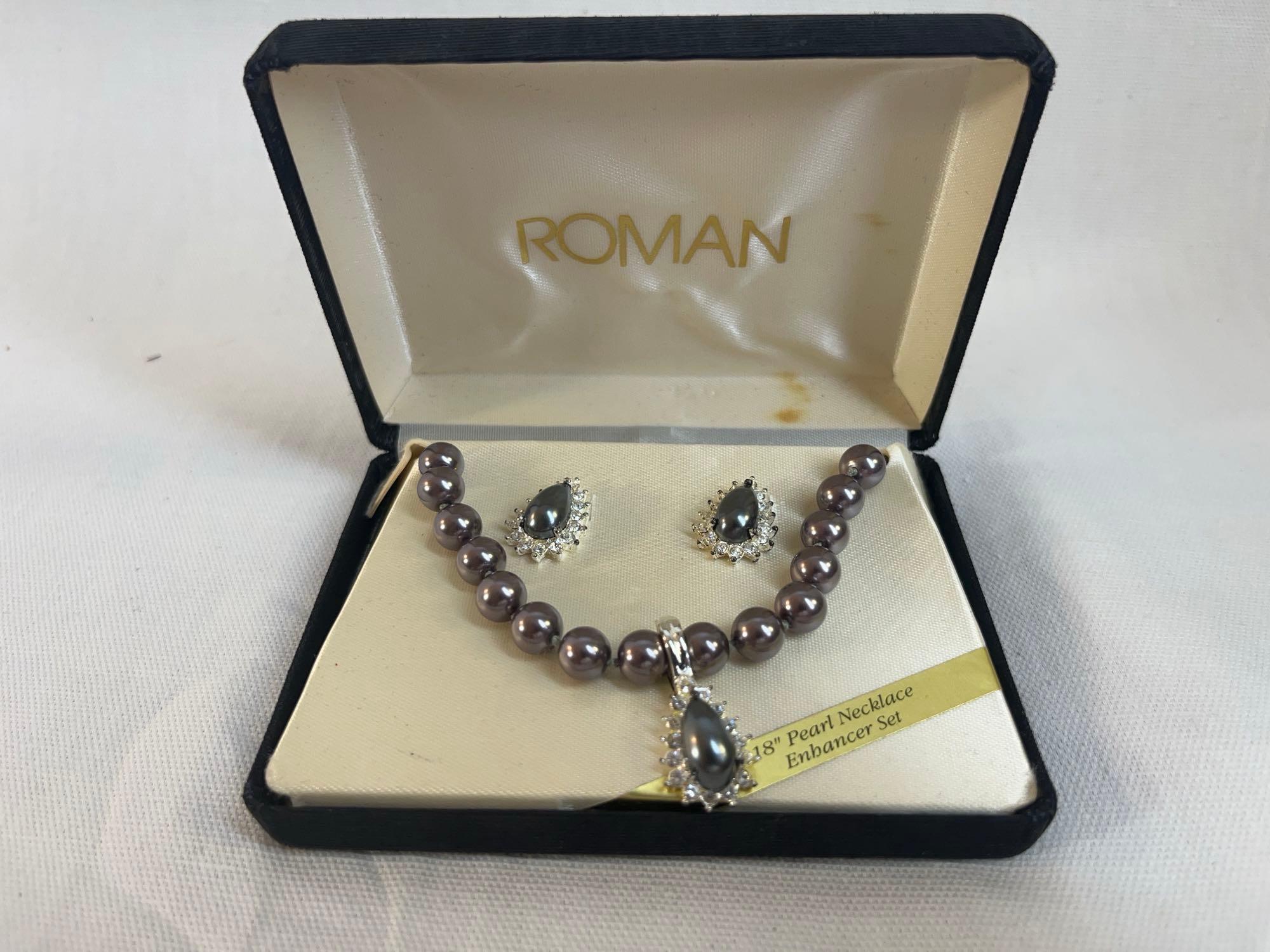 Roman Pearl necklace and earring set Proxibid