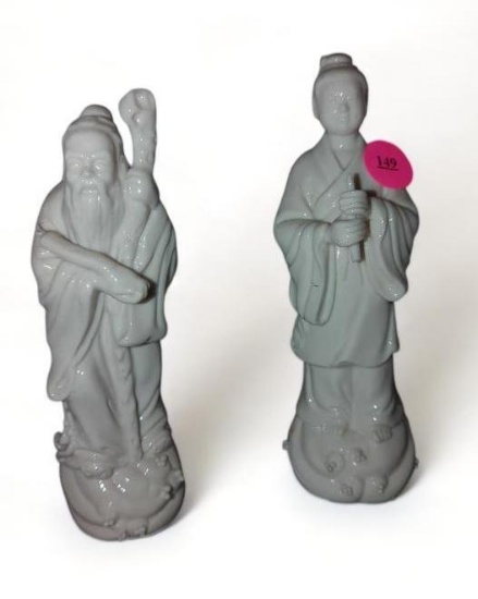 (LR)SET OF 2 CERAMIC WHITE CHINESE FIGURES, THE TALLEST IS 5 7/8"H, THE SMALLEST IS 5 3/4"H