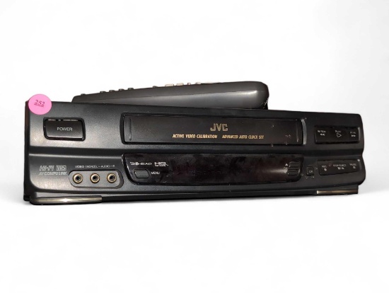 (LR) JVC HR-J633U HI-FI AV COMPU LINK VHS PLAYER WITH REMOTE.
