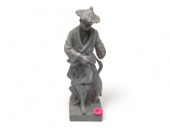 (FOYER) FITZ AND FLOYD MCMLXXVI WHITE GLOSS FIGURINE OF AN ORIENTAL MAN AND A HEREND. MARKED ON THE