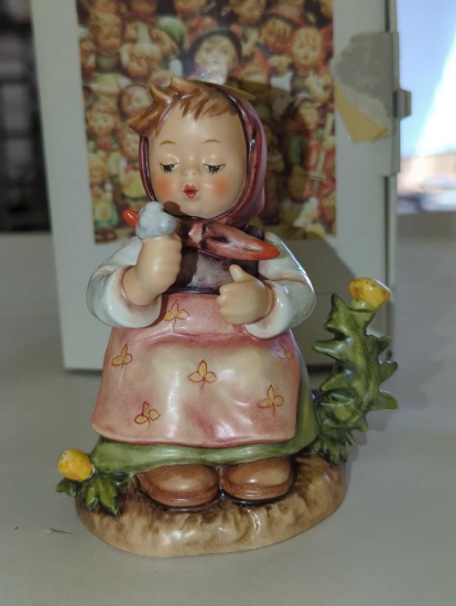 Goebel Hummel 1987 Make A Wish Hummel #475, Measure Approximately 4.5 inches Tall Retail Price Value