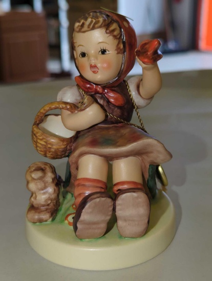Hummel FAREWELL Hum 65 Final Issue, Measure Approximately 3.5 in x 5 in. Retail Price Value $80.00.
