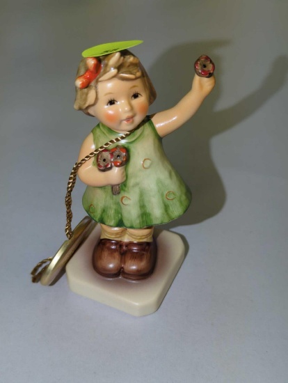 Hummel "Forever Yours" #793 , Appears to be in Excellent Condition Retail Price $40.00, Measure