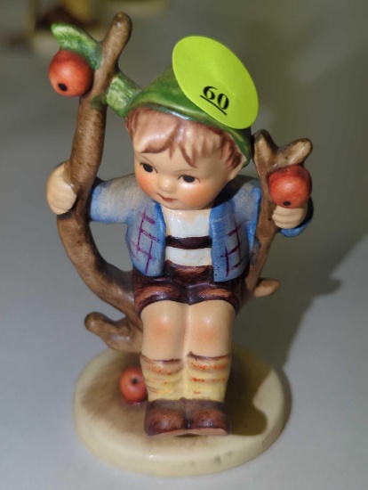 Hummel Apple Tree Boy 142 3/0, Appears to be in Excellent Condition Retail Price Value $125.00,