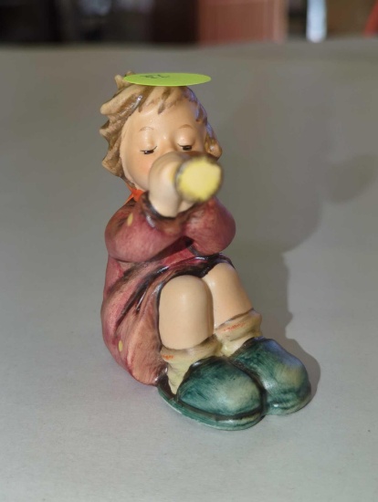 GOEBEL HUMMEL #391 Girl Sitting Playing Horn Figurine Germany 1968, Measure Approximately 2 in x 3