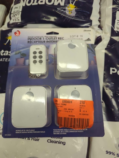 Westek 1 Amp to 15 Amp 1-Outlet Indoor Wireless Remote Control System Grounded Outlet, White