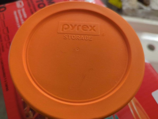 Pyrex Simply Store 10 Piece Glass Storage Bakeware Set with Assorted Colored Lids, Appears to be