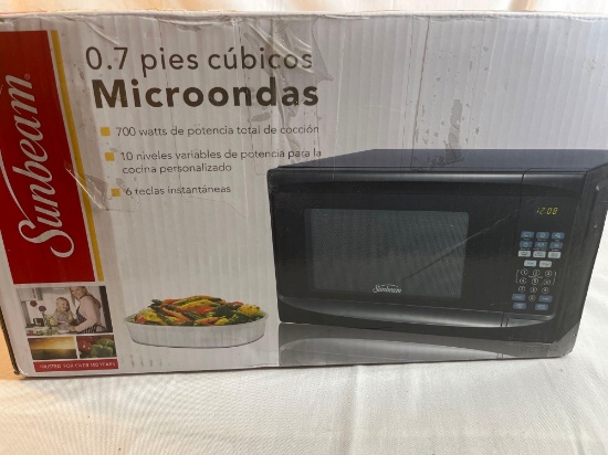 Brand new Sunbeam microwave in box