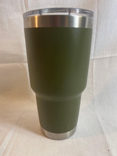 Yeti insulated tumbler with lid in olive green