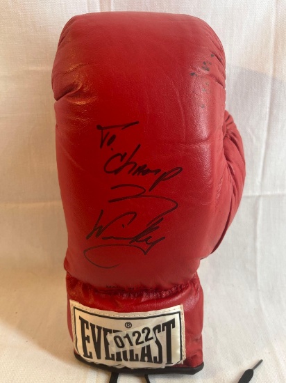 Autographed Everlast Boxing Glove signed by Winky Wright