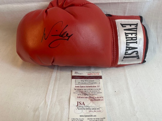 Autographed Everlast Boxing Glove signed by Winky Wright with Certificate of Authenticity....