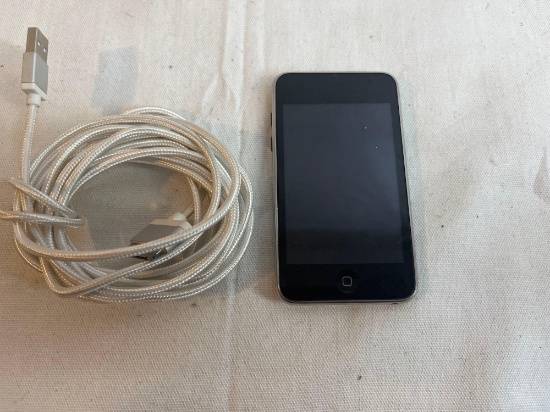 iPod with charging cord 32 gb