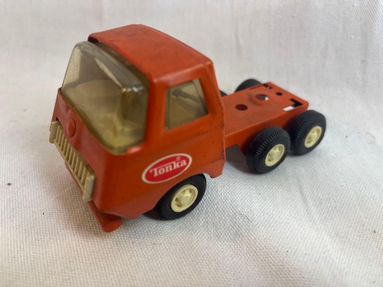 Vintage 1970s Tonka Red Truck. 9".