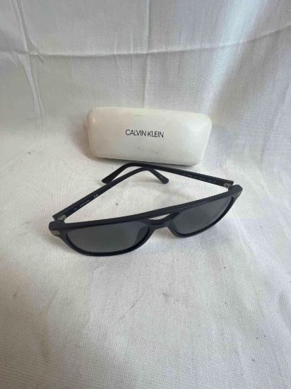 NWT Calvin Klein CK19525S Black Mat Men Sunglasses with case
