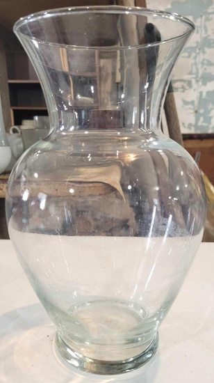 Clear Vase $3 STS