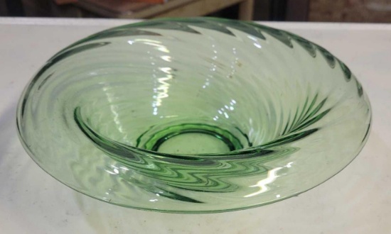 Vintage Green Console Bowl $2 STS