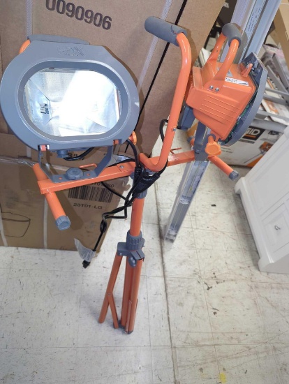 HDX 1200-Watt Halogen Tripod Work Light, Retail Price $50, Appears to be Used, No Box, What You See
