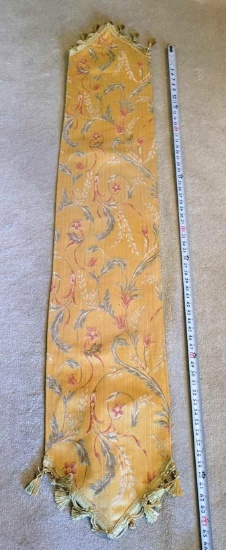 Table Runner $1 STS