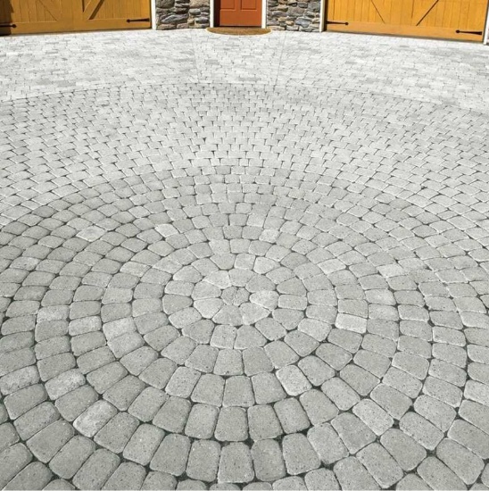 Mutual Materials 83.52 in. x 83.52 in. x 2.375 in. Cascade Blend Concrete Old Dominion Paver Circle