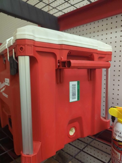 Milwaukee 22 in. Packout 40 qt. XL Cooler, Retail Price $249, Appears to be New, Missing Spout