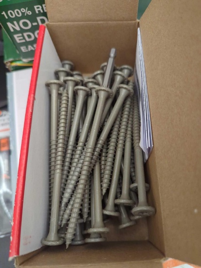 FastenMaster LedgerLOK Flat Head 5 in. Structural Wood Screw (50 Pack), Appears to be New in Open