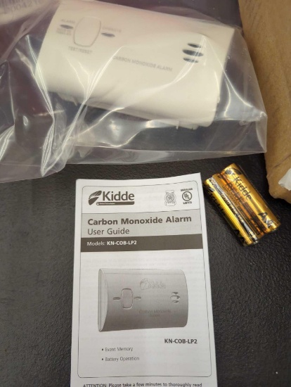 Kidde Carbon Monoxide Detector, Battery Powered CO Alarm with LEDs, Test-Reset Button, Low Battery