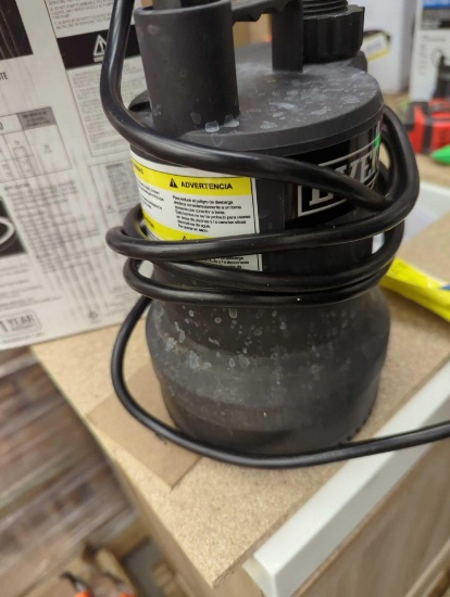 Everbilt 1/6 HP Plastic Submersible Utility Pump, Retail Price $109, Appears to be Used, What You