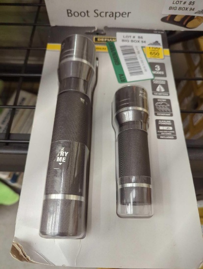 Defiant 1100 Lumens and 650 Lumens Alkaline Battery LED Slide-to-Focusing Powered Aluminum