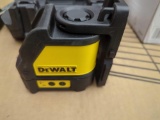 DEWALT 100 ft. Green Self-Leveling Cross Line Laser Level with (3) AA Batteries & Case, Appears to
