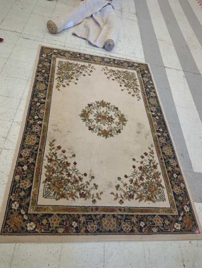 MACHINE MADE PLATEAU ORIENTAL FLORAL RIG, CREAM, RED, GD, MEASURES APPROXIMATELY 5'3"X7'7"