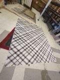 MACHINE MADE AREA RUG, WHITE AND BLACK PLAID STYLE, 117