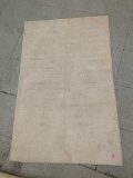MACHINE MADE AREA RUG, CREAM, 30 1/4