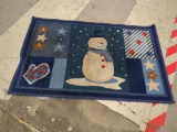 HOLIDAY THEMED ENTRYWAY ACCENT RUG. SNOWMAN. BLUE, RED, AND WHITE, 19 3/4