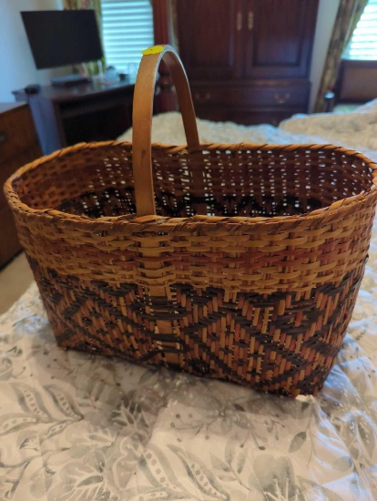 (MBR)WOVEN BASKET WITH HANDLE 8 1/4"W 15 3/4"L 15"H