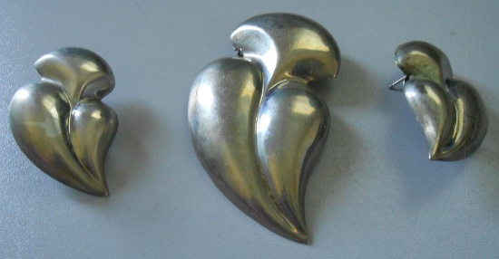 MEXICO 925 EARRINGS WITH BROACH PIN ALL ITEMS ARE SOLD AS IS, WHERE IS, WITH NO GUARANTEE OR