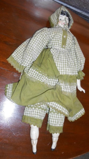 VINTAGE CHINA HEAD DOLL MARKED 5 ON NECK ALL ITEMS ARE SOLD AS IS, WHERE IS, WITH NO GUARANTEE OR