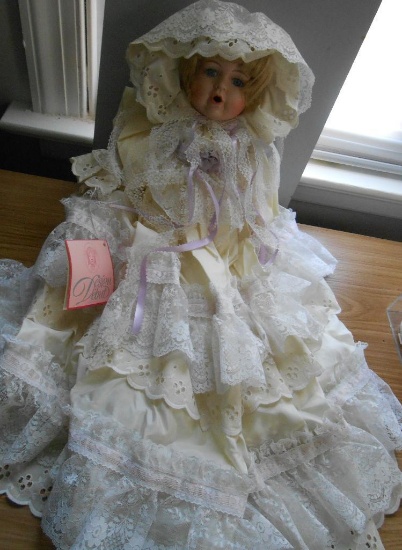 DESIGN DEBUT PORCELAIN DOLL ALL ITEMS ARE SOLD AS IS, WHERE IS, WITH NO GUARANTEE OR WARRANTY. NO