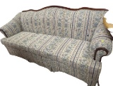 Antique Floral Upholstered Sofa with Elegant Design - Broyhill Loveseat with Classic Flower Patterns