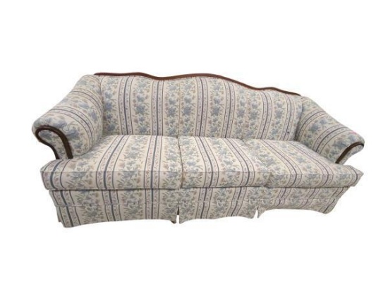 Broyhill 3 Cushion Floral Camelback Sofa 80 in x 31 in x 35 in