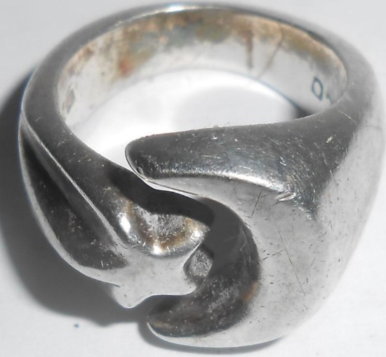 BEAUTIFUL 925 RING WITH MOON AND STAR ALL ITEMS ARE SOLD AS IS, WHERE IS, WITH NO GUARANTEE OR
