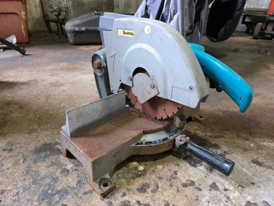 Makita 255mm Model 2401B Miter Saw in Used Condition