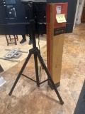 Gator Frameworks GFW-AV-LCD-2 TV Tripod Stand