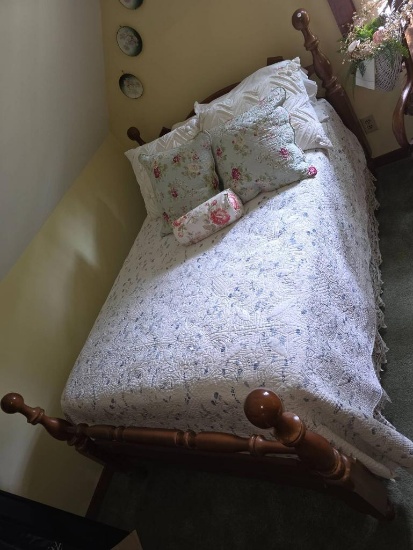 Full Size Cannonball Bed With Mattress, Boxspring, and Linens