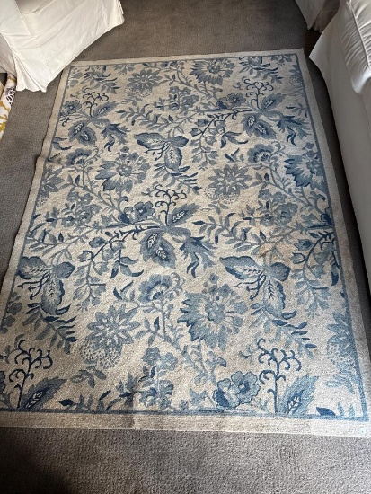 Floral Pattern Area Rug in Blue and Beige, Measures Approximately 59 in x 83 in,