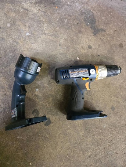 14.4V Cordless Drill Driver and Flashlight Set