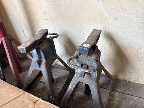 Lot of Multiple Jack Stands