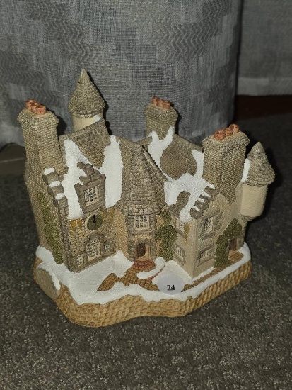 David Winter Christmas 1988 Christmas in Scotland and Hogmanay Figurine