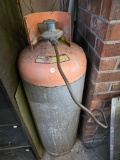 Metal Gas Cylinder Tank With Regulator Attachment